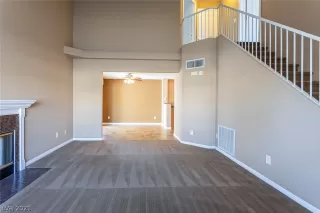 Photo #4: 2328392 Listing 