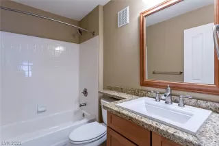 Photo #5: 2328392 Listing 