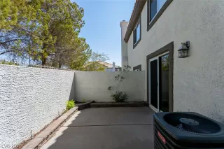 Photo #6: 2328392 Listing 