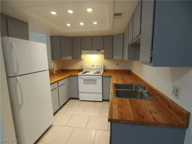 MLS: 2328395 Condo For Sale