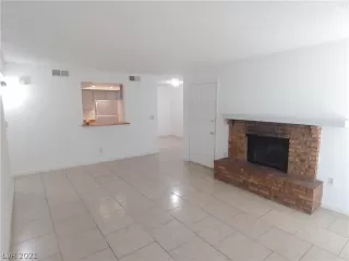 Photo #2: 2328395 Listing 