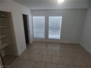 Photo #6: 2328395 Listing 