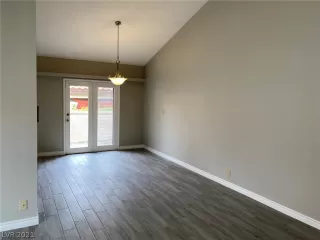 Photo #2: 2328417 Listing