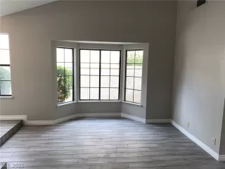 Photo #3: 2328417 Listing