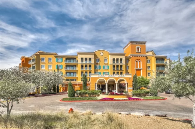 MLS: 2328424 Condo For Sale