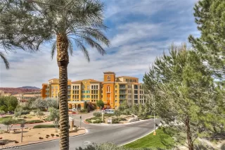 Photo #3: 2328424 Listing