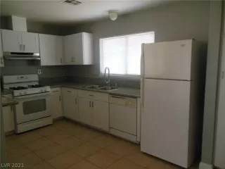 Photo #5: 2328478 Listing