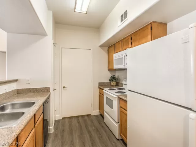 MLS: 2328488 Condo For Sale