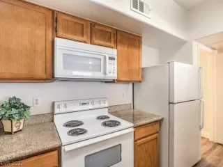 Photo #1: 2328488 Listing