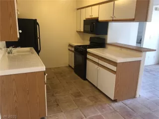 Photo #2: 2328515 Listing