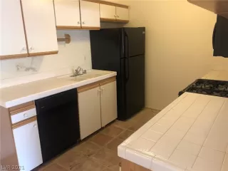 Photo #4: 2328515 Listing