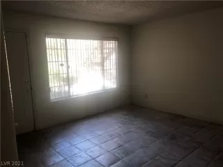 Photo #5: 2328515 Listing