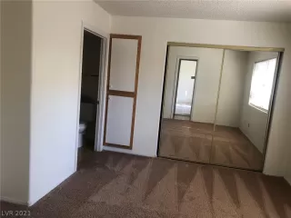 Photo #6: 2328515 Listing