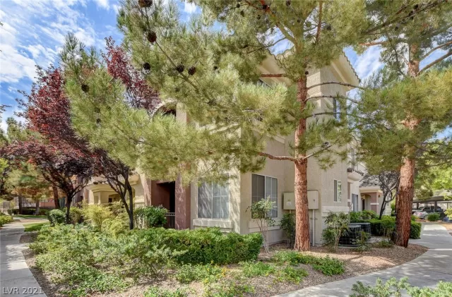 MLS: 2328518 Condo For Sale