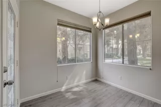 Photo #6: 2328518 Listing