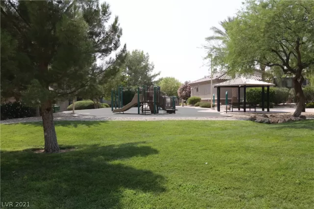 MLS: 2328529 Condo For Sale