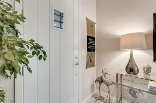 Photo #4: 2328535 Listing 