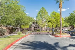 Photo #2: 2328545 Listing 