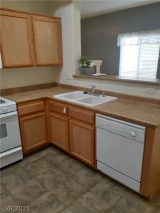 Photo #2: 2328574 Listing