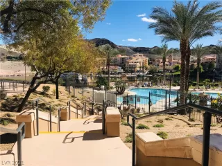 Photo #3: 2328590 Listing 