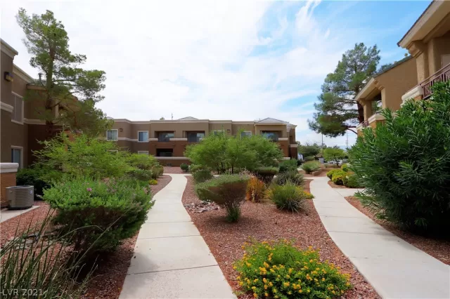 MLS: 2328593 Condo For Sale