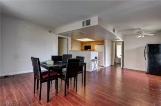 Photo #3: 2328593 Listing 