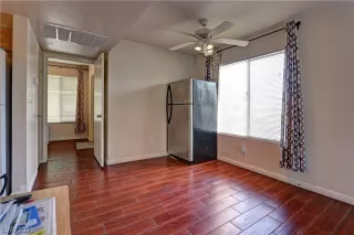 Photo #4: 2328593 Listing 