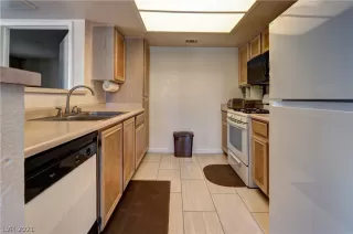 Photo #6: 2328593 Listing 