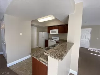 Photo #3: 2328632 Listing