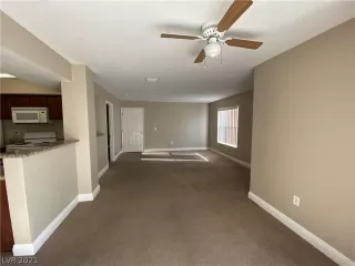 Photo #5: 2328632 Listing