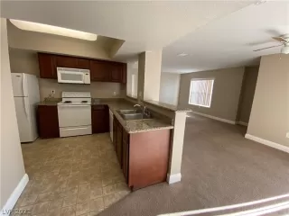 Photo #6: 2328632 Listing