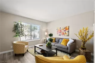 Photo #1: 2328641 Listing 