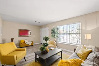 Photo #3: 2328641 Listing 