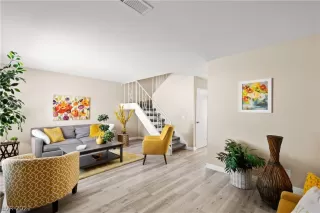 Photo #6: 2328641 Listing 