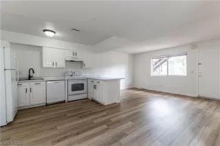 Photo #1: 2328655 Listing