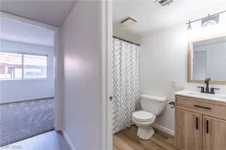 Photo #2: 2328655 Listing