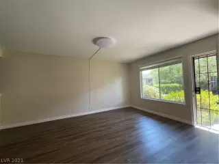 Photo #2: 2328664 Listing 