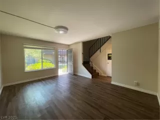 Photo #3: 2328664 Listing 