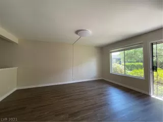 Photo #4: 2328664 Listing 