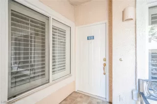 Photo #3: 2328677 Listing