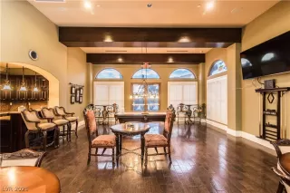 Photo #2: 2328679 Listing