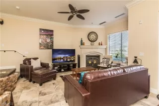 Photo #6: 2328679 Listing