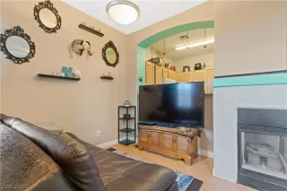 Photo #5: 2328721 Listing 