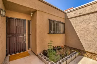 Photo #4: 2328752 Listing