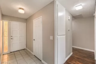 Photo #5: 2328752 Listing