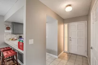 Photo #6: 2328752 Listing