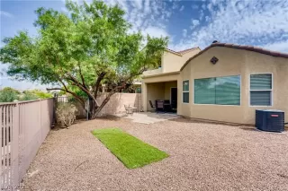 Photo #4: 2328756 Listing