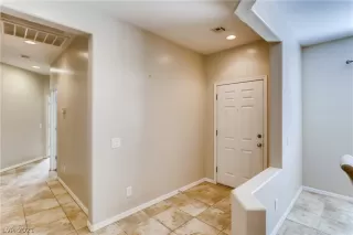 Photo #6: 2328756 Listing