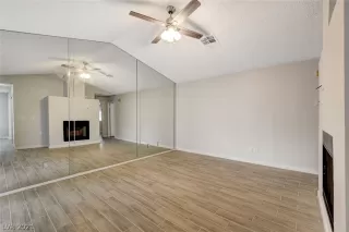 Photo #2: 2328787 Listing