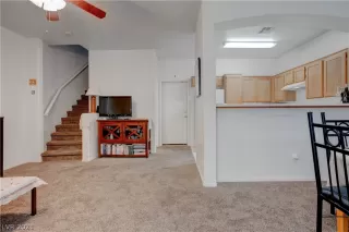 Photo #1: 2328805 Listing